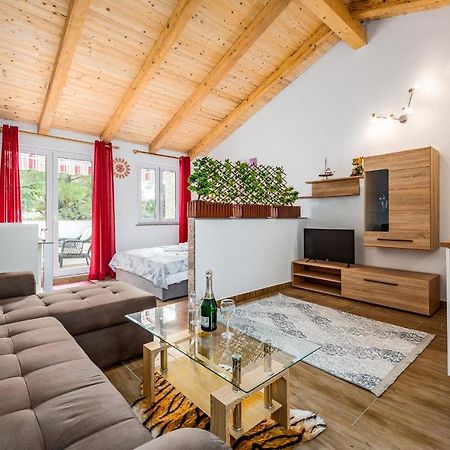 Villa Heidi 2 Umag Exteriör bild